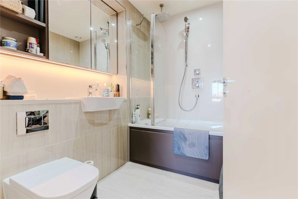 3 bedrooms apartments/flats for sale in Thunderer Walk, Woolwich - SE18 view 7