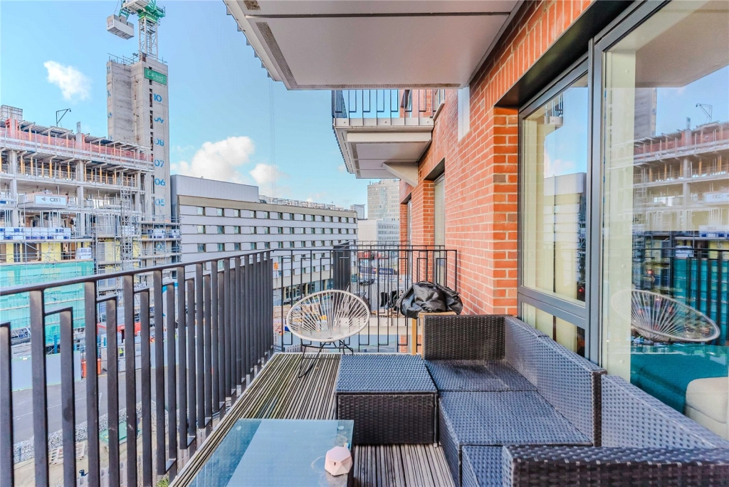 3 bedrooms apartments/flats for sale in Thunderer Walk, Woolwich - SE18 view 8