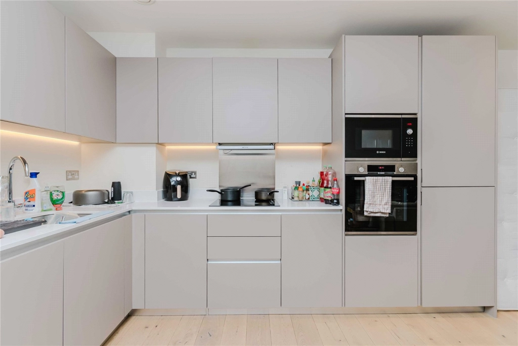 3 bedrooms apartments/flats for sale in Thunderer Walk, Woolwich - SE18 view 2