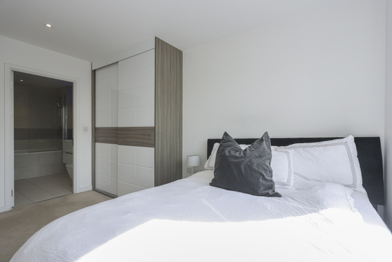 2 bedrooms apartments/flats for sale in Plough Way, Rotherhithe - SE16 view 18