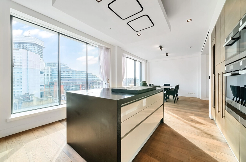 3 bedrooms apartments/flats for sale in Buckingham Gate, Westminster - SW1E view 16