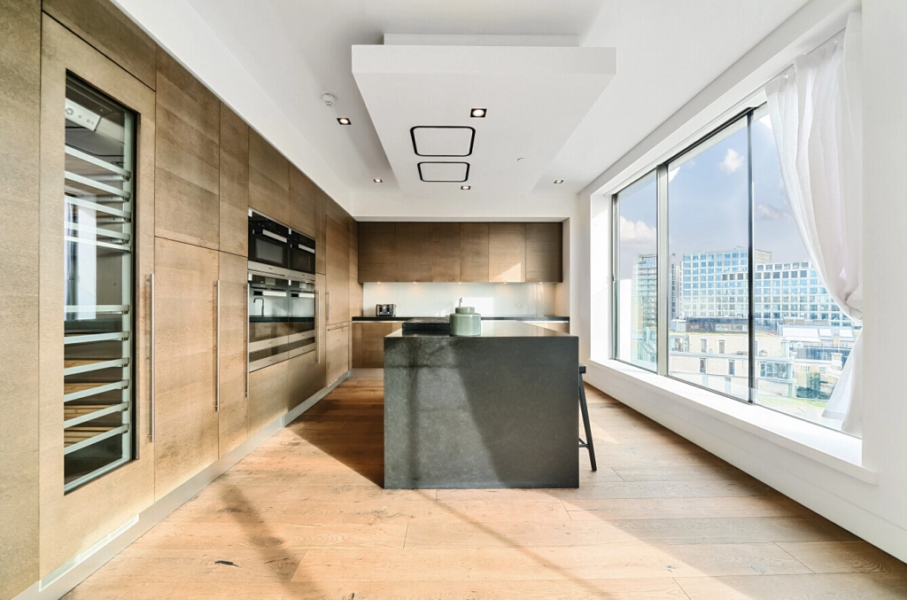 3 bedrooms apartments/flats for sale in Buckingham Gate, Westminster - SW1E view 4