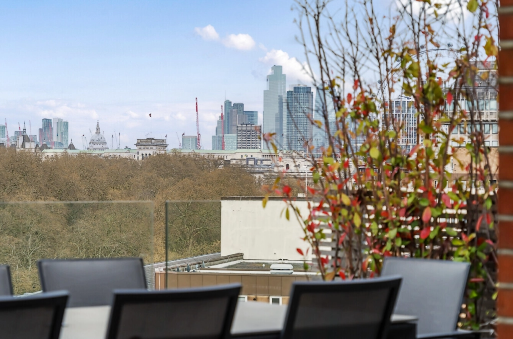3 bedrooms apartments/flats for sale in Buckingham Gate, Westminster - SW1E view 8
