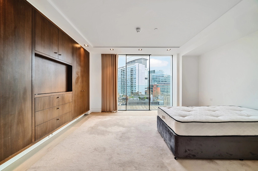 3 bedrooms apartments/flats for sale in Buckingham Gate, Westminster - SW1E view 20