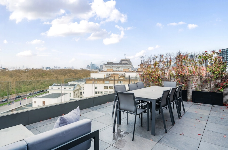 3 bedrooms apartments/flats for sale in Buckingham Gate, Westminster - SW1E view 10