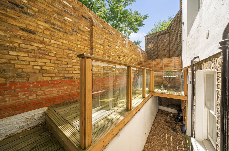 2 bedrooms apartments/flats to sale in Challoner Crescent, West Kensington-image 2