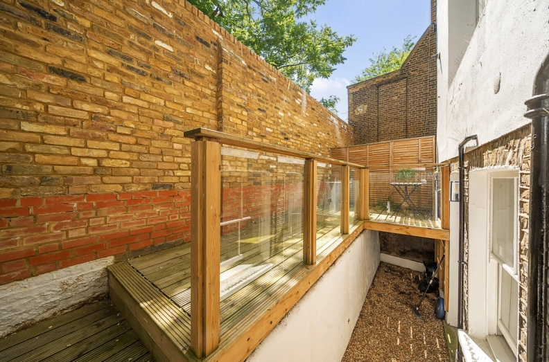 2 bedrooms apartments/flats to sale in Challoner Crescent, West Kensington-image 1