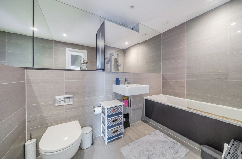 1 bedroom apartments/flats to sale in Conington Road, Lewisham-image 7