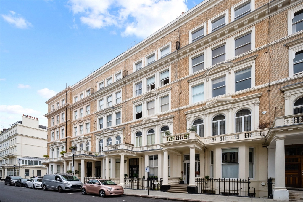 3 bedrooms apartments/flats for sale in Queen's Gate Place, Kensington - SW7 view 17