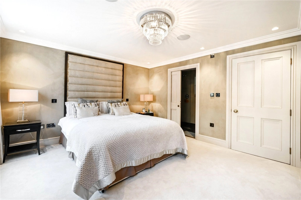 3 bedrooms apartments/flats for sale in Queen's Gate Place, Kensington - SW7 view 4