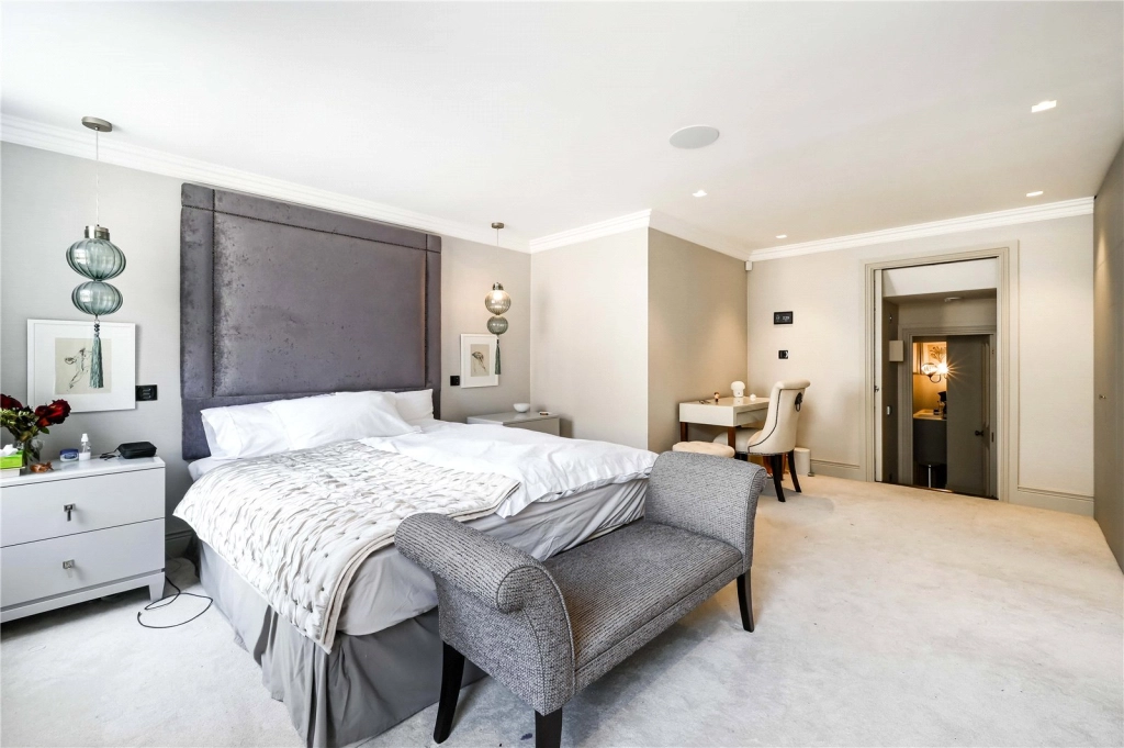 3 bedrooms apartments/flats for sale in Queen's Gate Place, Kensington - SW7 view 8