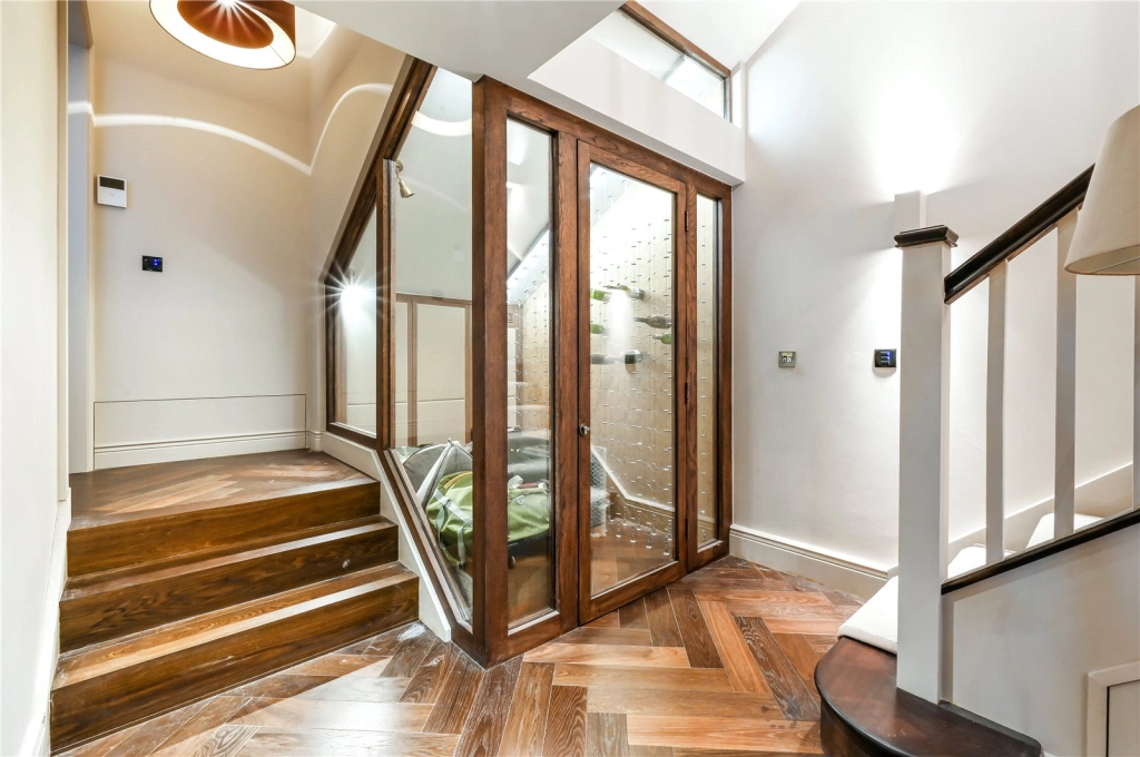 3 bedrooms apartments/flats for sale in Queen's Gate Place, Kensington - SW7 view 11