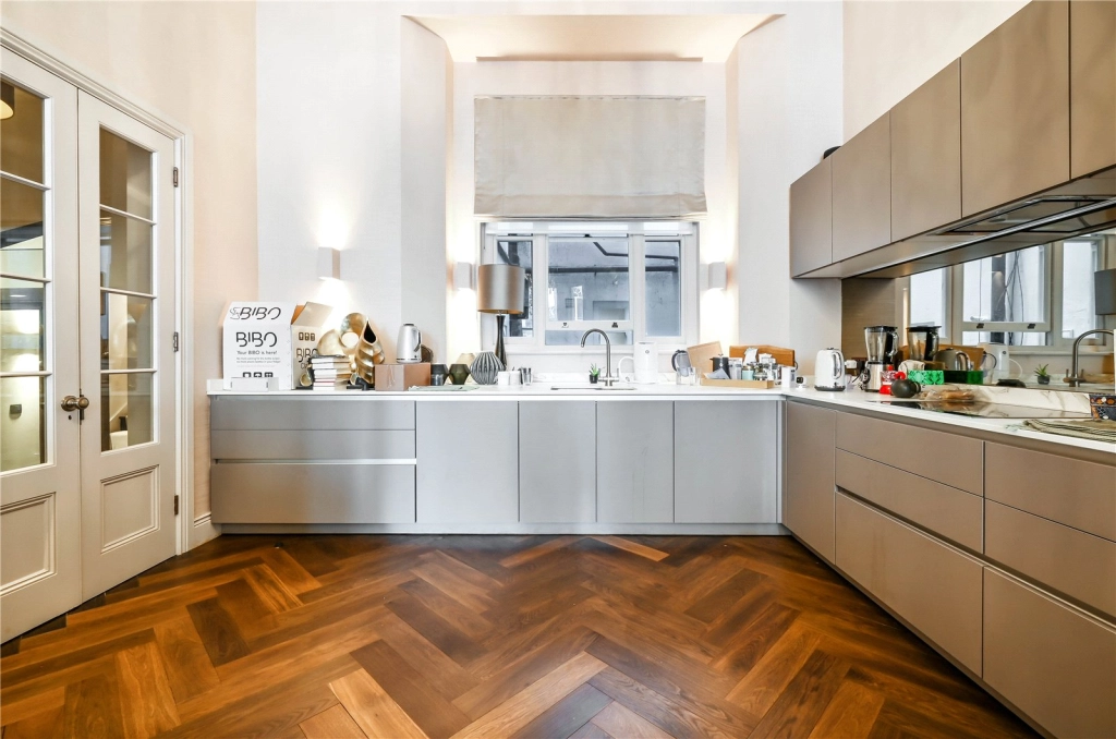 3 bedrooms apartments/flats for sale in Queen's Gate Place, Kensington - SW7 view 14