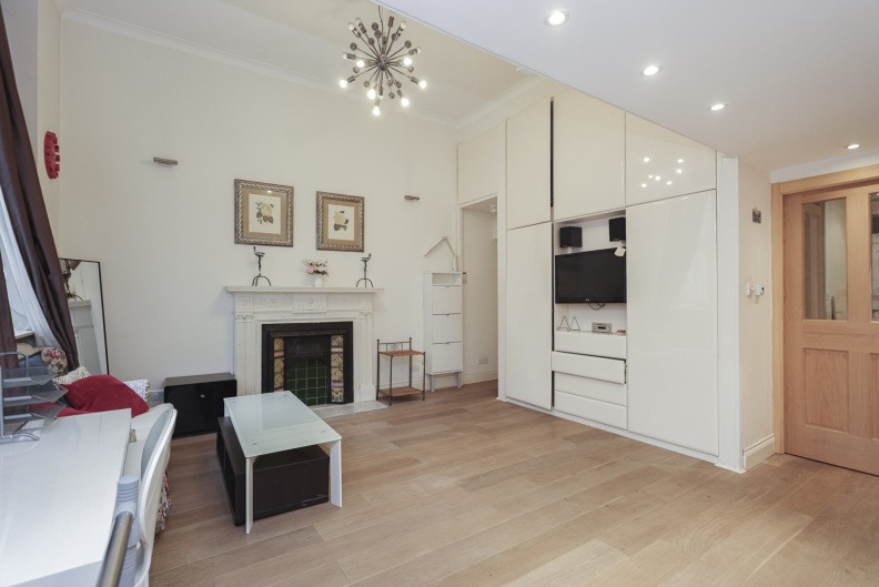 Studio apartments/flats for sale in Queen's Gate, South Kensington - SW7 view 11
