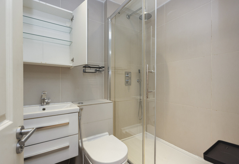 Studio apartments/flats for sale in Queen's Gate, South Kensington - SW7 view 10