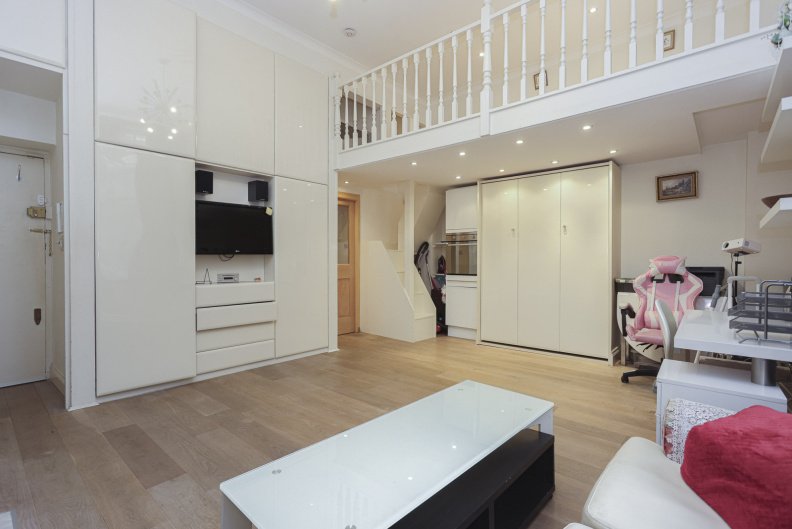 Studio apartments/flats for sale in Queen's Gate, South Kensington - SW7 view 2