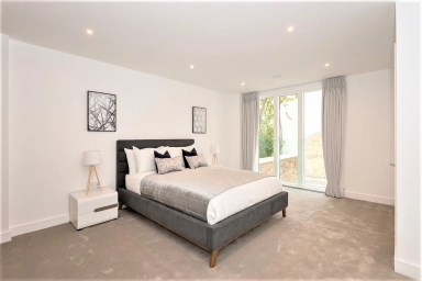 Sinclair Road, Kensington - W14 view 5