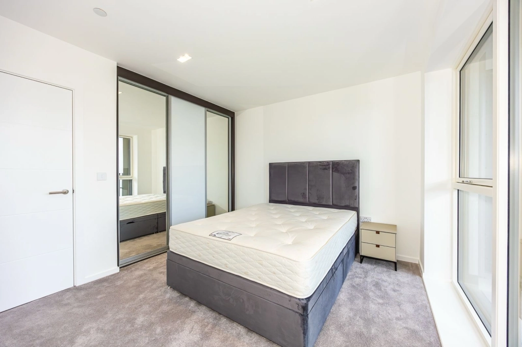 1 bedroom apartments/flats for sale in Wheatstone Gardens, Notting Hill - W10 view 6