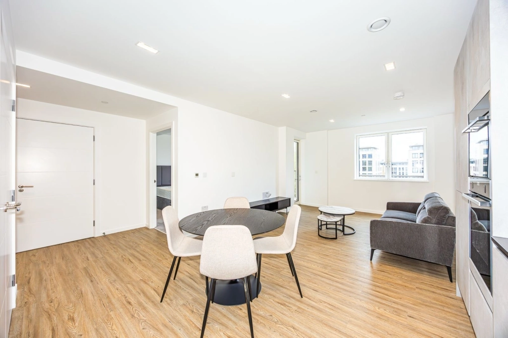 1 bedroom apartments/flats for sale in Wheatstone Gardens, Notting Hill - W10 view 2