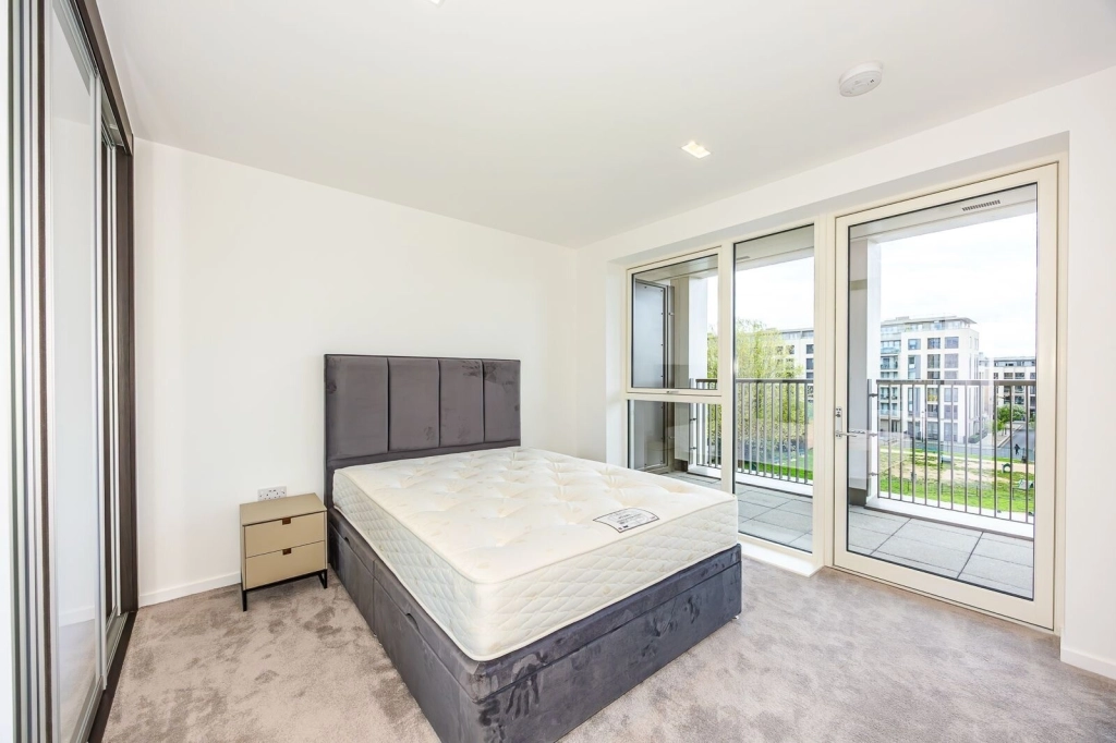 1 bedroom apartments/flats for sale in Wheatstone Gardens, Notting Hill - W10 view 5