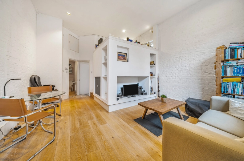 1 bedroom apartments/flats for sale in Kensington Court Mews, Kensington - W8 view 3