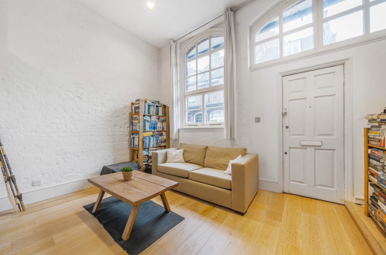 1 bedroom apartments/flats for sale in Kensington Court Mews, Kensington - W8 view 4