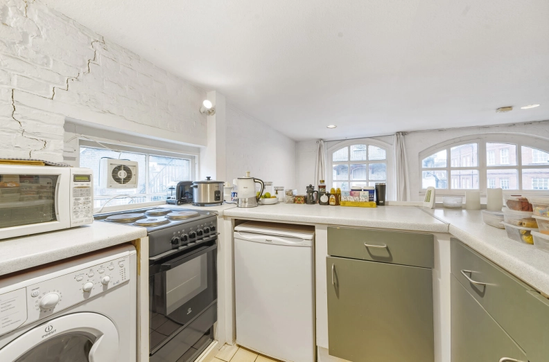1 bedroom apartments/flats for sale in Kensington Court Mews, Kensington - W8 view 5