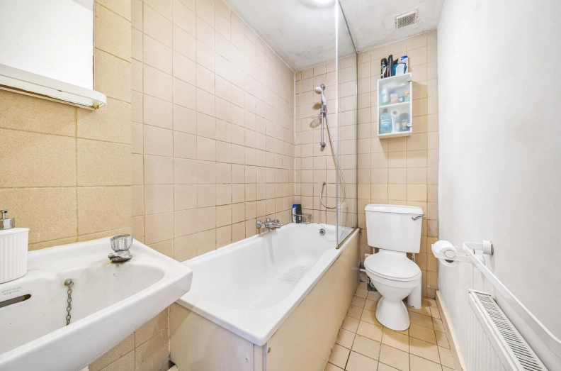 1 bedroom apartments/flats for sale in Kensington Court Mews, Kensington - W8 view 7