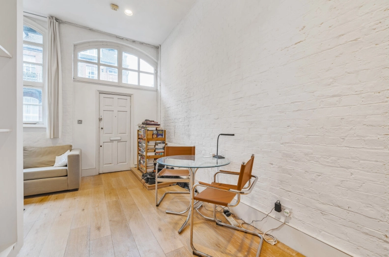1 bedroom apartments/flats for sale in Kensington Court Mews, Kensington - W8 view 11