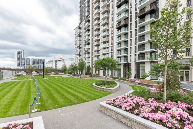 2 bedrooms apartments/flats for sale in Cascade Way, White City - W12 view 20