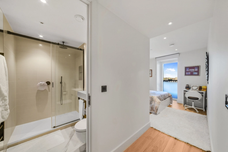 2 bedrooms apartments/flats for sale in Cascade Way, White City - W12 view 14