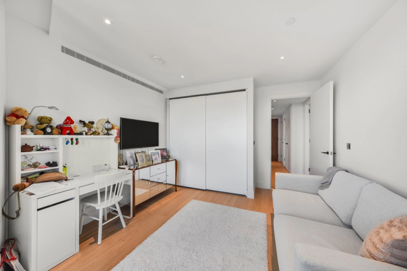 2 bedrooms apartments/flats for sale in Cascade Way, White City - W12 view 5