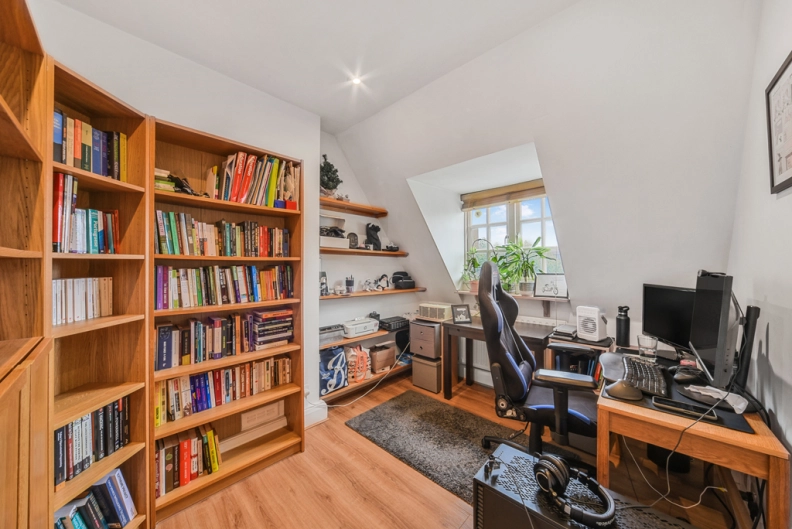 1 bedroom apartments/flats to sale in Riverside Gardens, Hammersmith-image 9