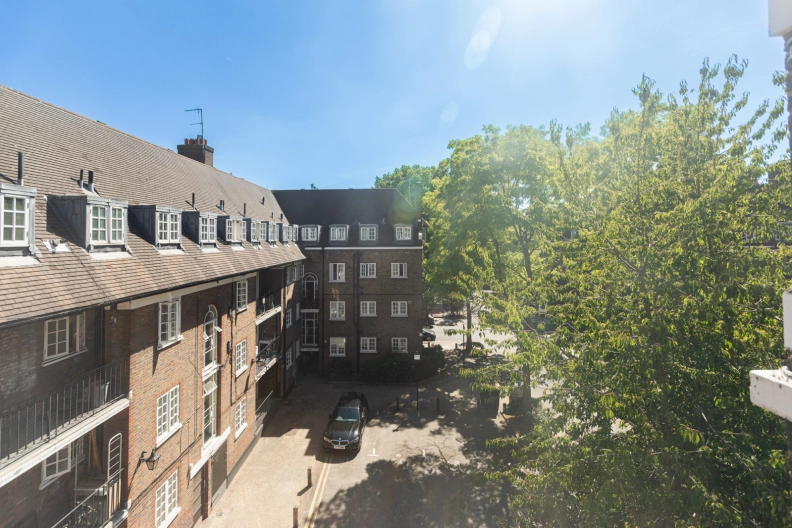 1 bedroom apartments/flats to sale in Riverside Gardens, Hammersmith-image 1