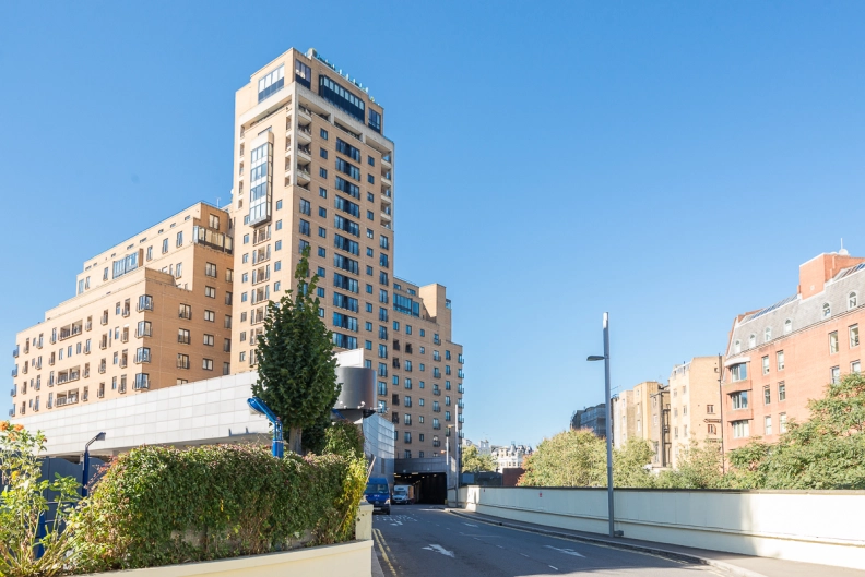 1 bedroom apartments/flats to sale in Cromwell Road, Kensington-image 1