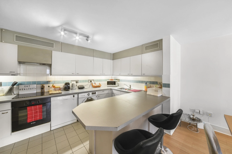 2 bedrooms apartments/flats to sale in Kensington Gardens Square, Kensington-image 8