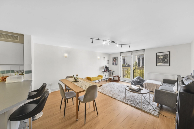 2 bedrooms apartments/flats to sale in Kensington Gardens Square, Kensington-image 2