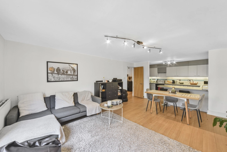 2 bedrooms apartments/flats to sale in Kensington Gardens Square, Kensington-image 3