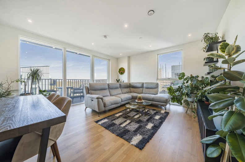 2 bedrooms apartments/flats to sale in Waterline Way, Deptford-image 2