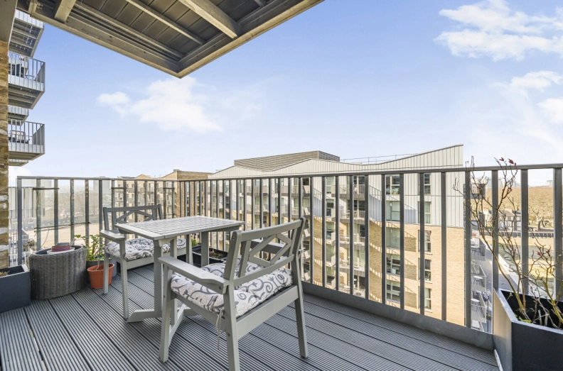 2 bedrooms apartments/flats to sale in Waterline Way, Deptford-image 1