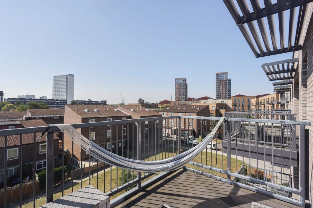 2 bedrooms apartments/flats for sale in Winchester Square, Rotherhithe - SE8 view 16