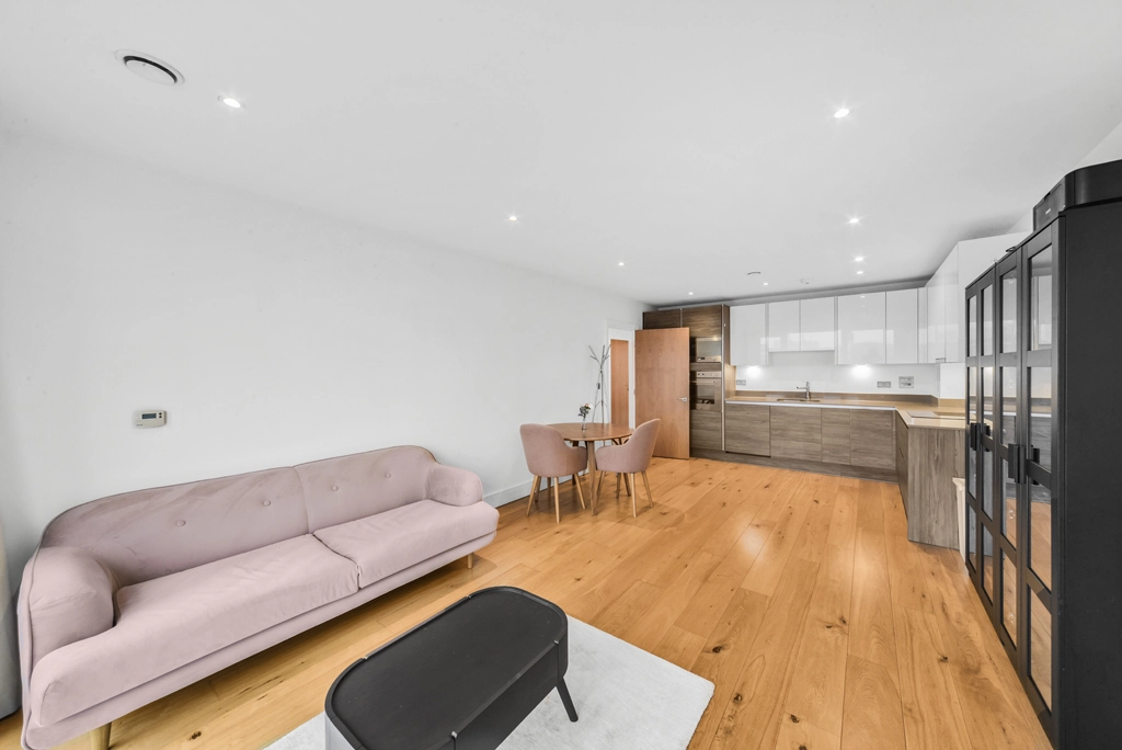 2 bedrooms apartments/flats for sale in Winchester Square, Rotherhithe - SE8 view 3