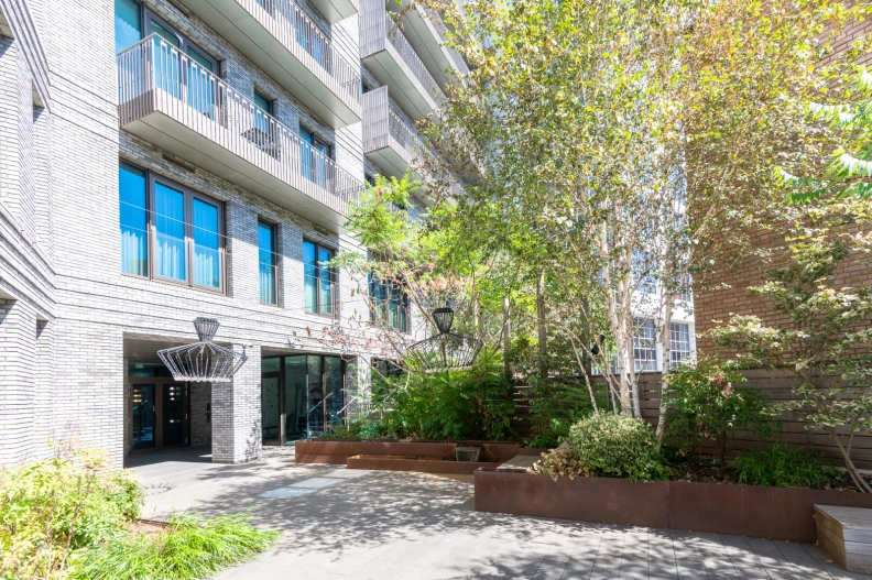 Studio apartments/flats to sale in Victoria Street, Westminster-image 1