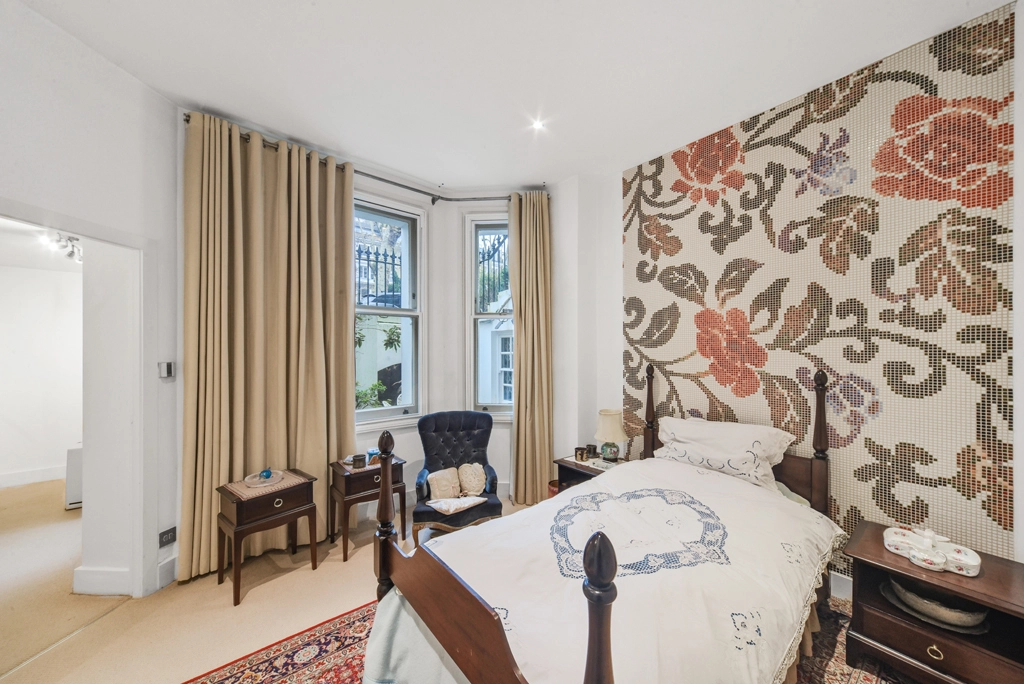 2 bedrooms apartments/flats for sale in Lexham Gardens, Kensington - W8 view 6