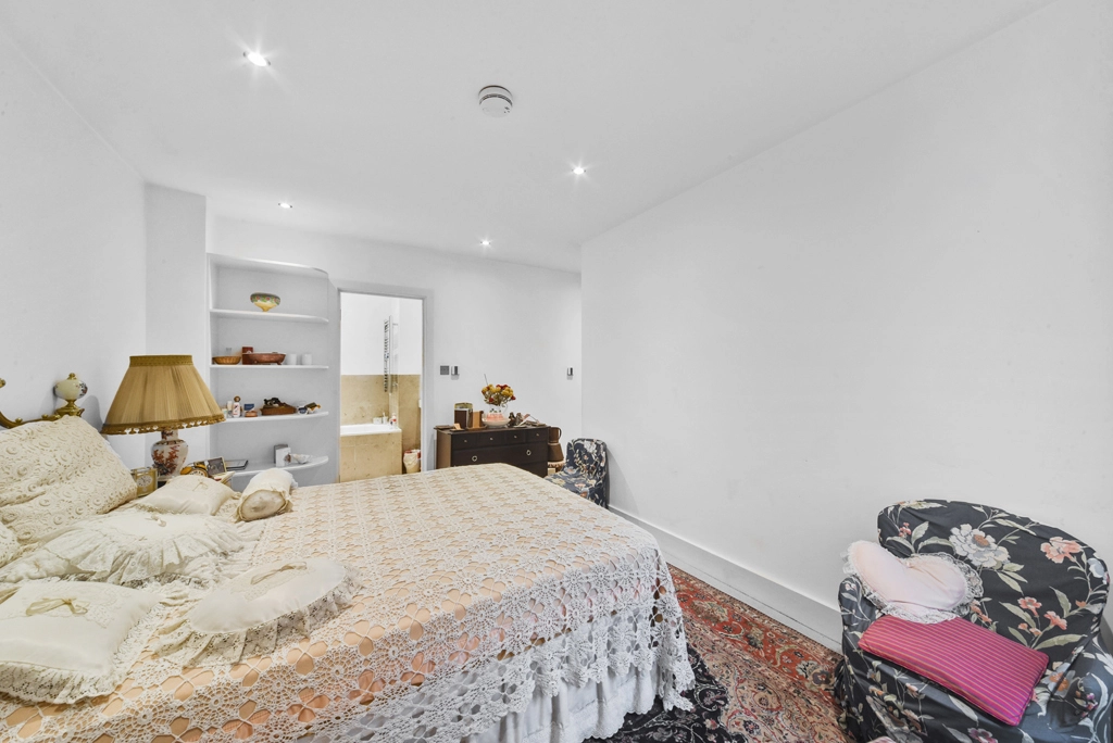2 bedrooms apartments/flats for sale in Lexham Gardens, Kensington - W8 view 13