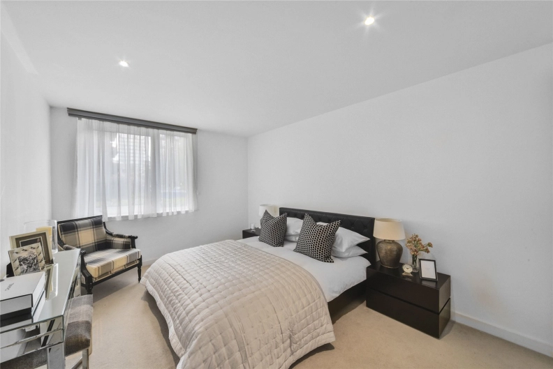 1 bedroom apartments/flats to sale in Whiting Way, Surrey Quays-image 4