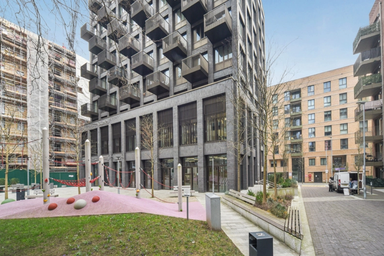 2 bedrooms apartments/flats to sale in St John’s Hill, Wandsworth-image 10