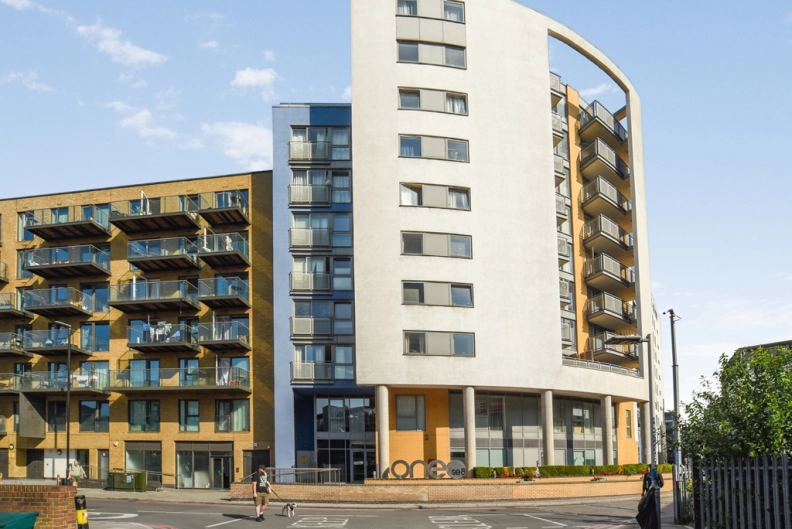 1 bedroom apartments/flats to sale in Deals Gateway, Deptford-image 1