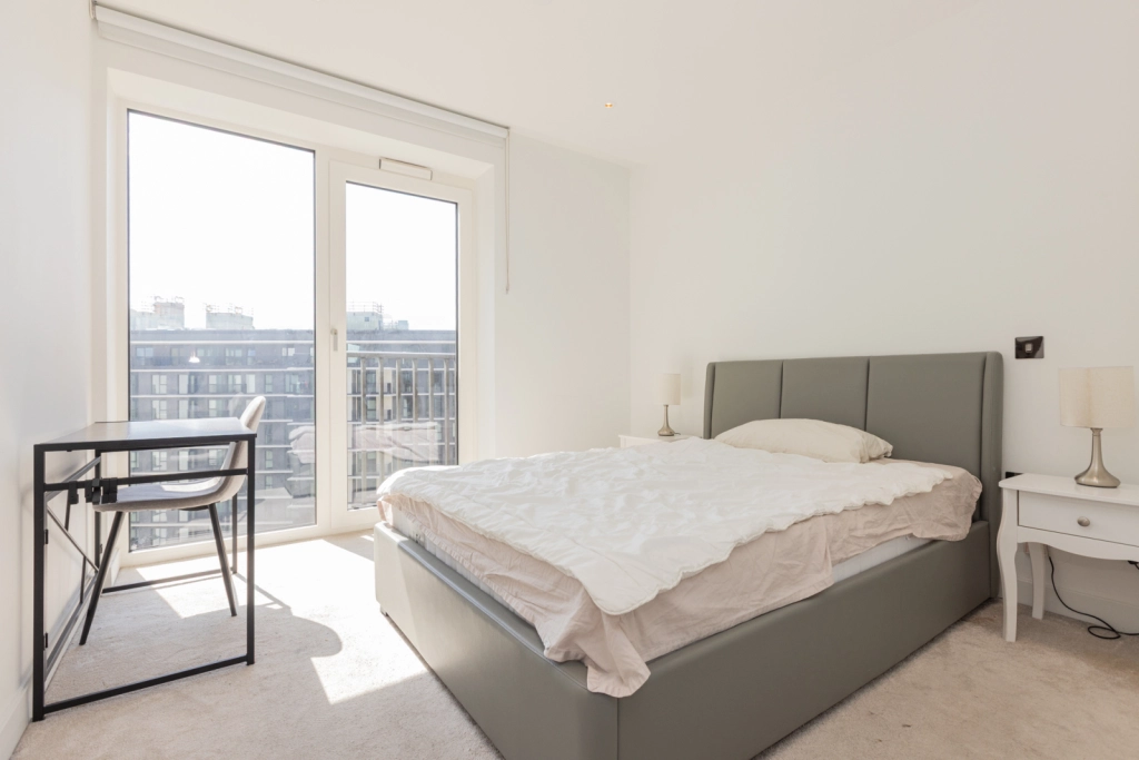 2 bedrooms apartments/flats for sale in Fountain Park Way, White City - W12 view 5