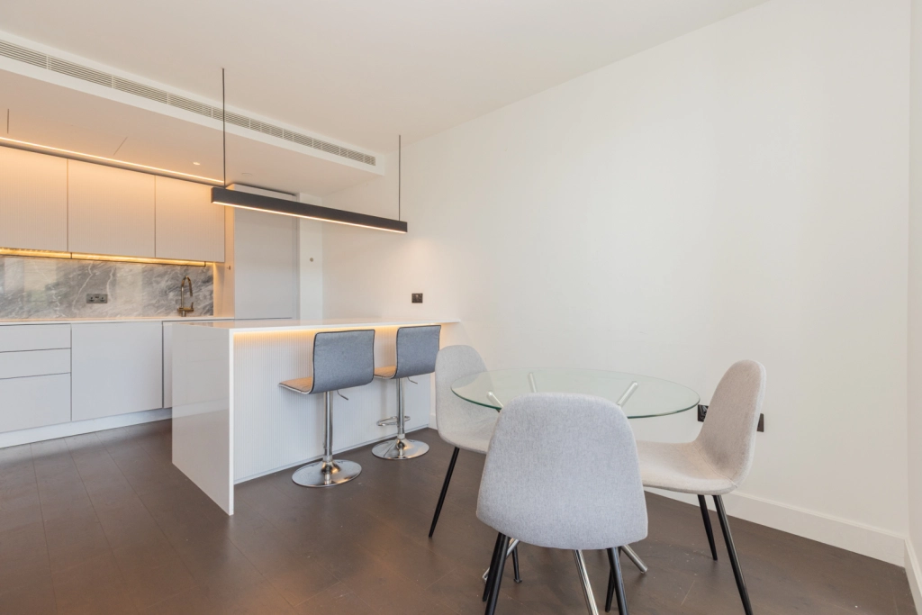 2 bedrooms apartments/flats for sale in Fountain Park Way, White City - W12 view 4